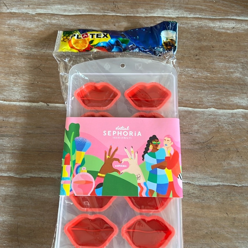 NWT Sephora Sephoria Red Lips Ice Cube Tray
